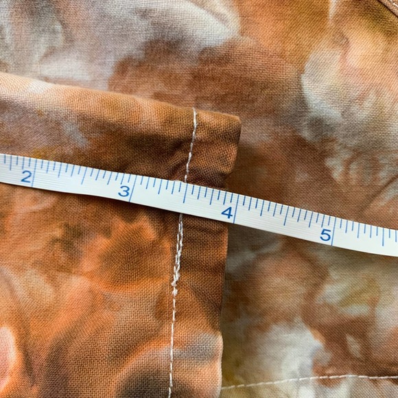 Hand Dyed Red Orange Ice Dye Men's Size 40 Shorts Tie Dye Festival 4" Inseam - Picture 8 of 9